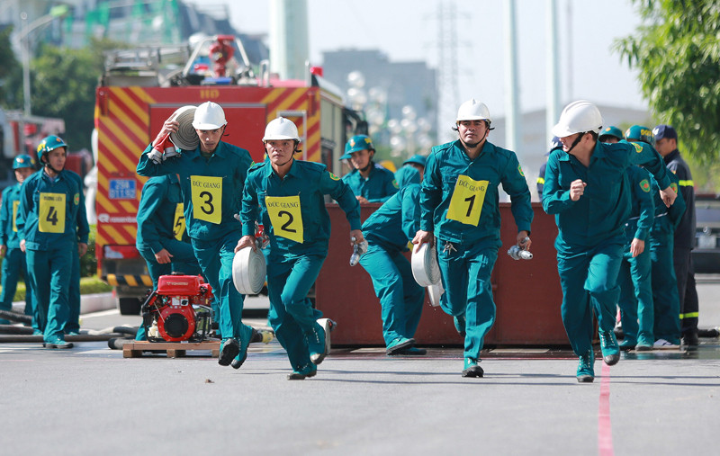 Hội thao đã góp phần giúp lực lượng PCCC dân phòng huyện rèn luyện thể lực, bồi dưỡng nghiệp vụ, kỹ năng chữa cháy, cứu nạn, cứu hộ Hội thao đã góp phần giúp lực lượng PCCC dân phòng huyện rèn luyện thể lực, bồi dưỡng nghiệp vụ, kỹ năng chữa cháy, cứu nạn, cứu hộ