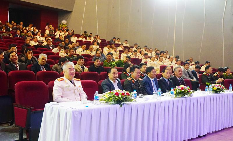 Các đại biểu quận Tây Hồ dự lễ kỷ niệm 25 năm thành lập CAQ Tây Hồ Các đại biểu quận Tây Hồ dự lễ kỷ niệm 25 năm thành lập CAQ Tây Hồ