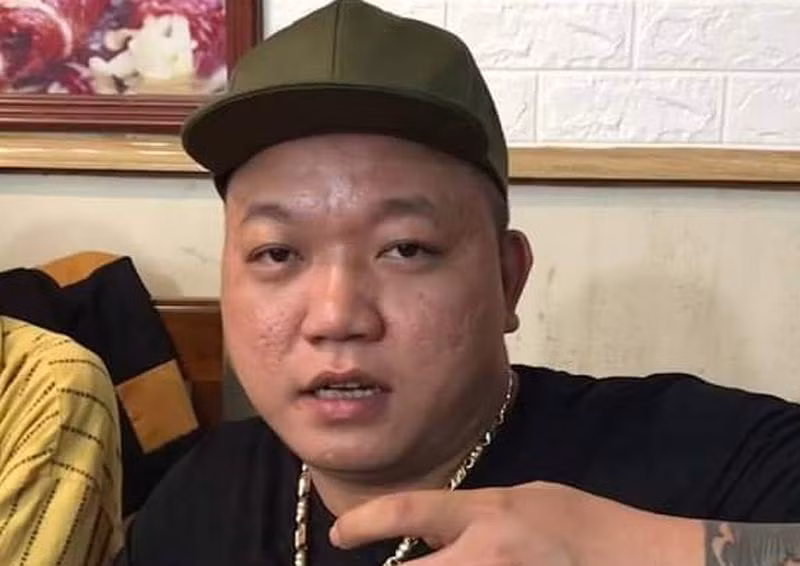 Đối tượng Ngọc bị cơ quan Công an tạm giữ hình sự để điều tra hành vi bắt giữ người trái phép