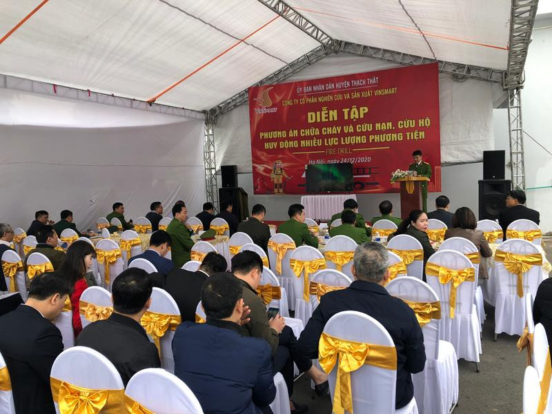 Đại tá Trần Ngọc Dương, Phó Giám đốc CATP Hà Nội phát biểu chỉ đạo tại buổi diễn tập PCCC và CNCH