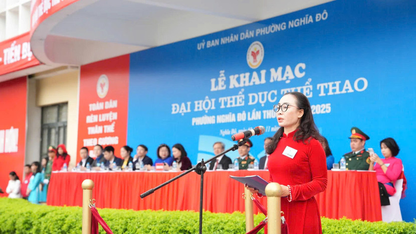 Phó Chủ tịch UBND phường Nghĩa Đô Phan Thị Thu Hà phát biểu tại lễ khai mạc TTTD năm 2025 Phó Chủ tịch UBND phường Nghĩa Đô Phan Thị Thu Hà phát biểu tại lễ khai mạc TTTD năm 2025