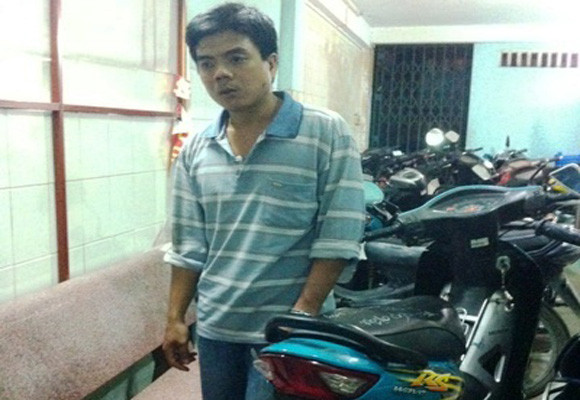 Đặc nhiệm bắt nóng tên cướp giật dây chuyền của nữ du khách ảnh 1