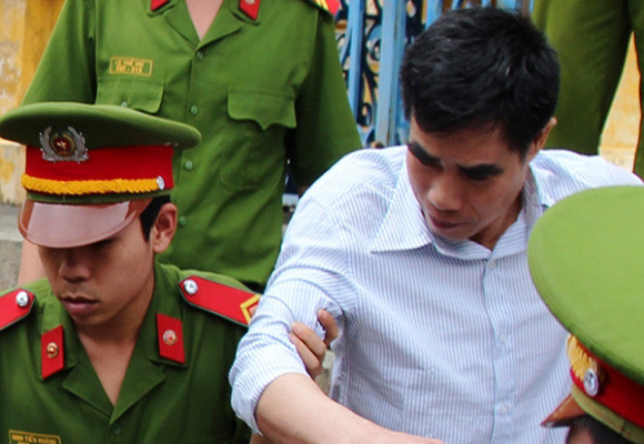 "Yêu" con riêng của người tình đến mang thai ảnh 1