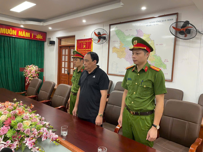 Cơ quan Cảnh sát điều tra Quyết định khởi tố bị can đối với Phạm Hồng Tuyên, Phó Chi cục trưởng Chi cục Thuế khu vực Lạc Sơn – Yên Thủy