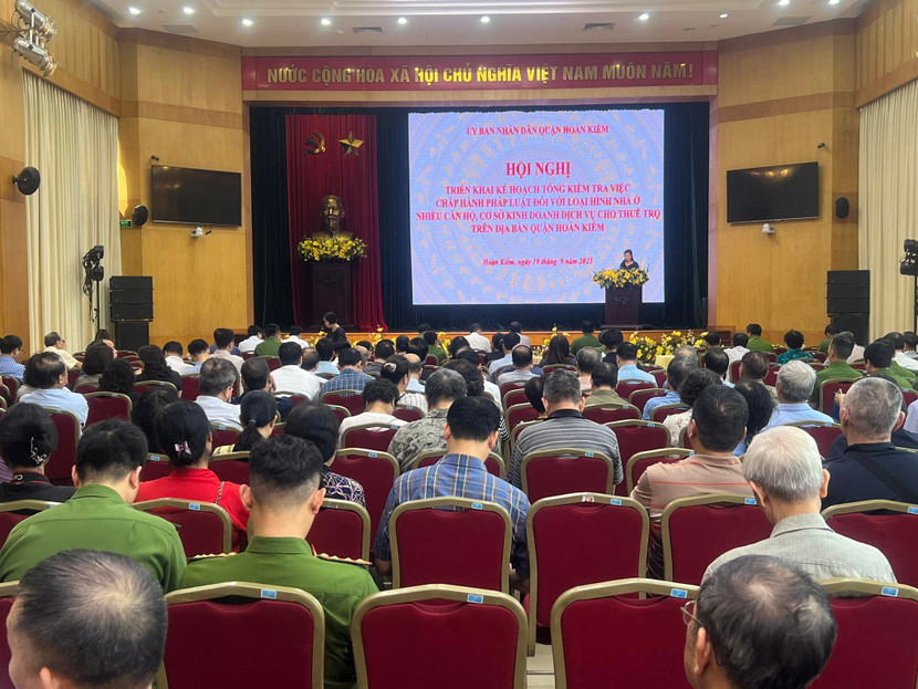 Quận Hoàn Kiếm tổ chức hội nghị triển khai tổng kiểm tra việc chấp hành pháp luật đối với loại hình nhà ở nhiều căn hộ Quận Hoàn Kiếm tổ chức hội nghị triển khai tổng kiểm tra việc chấp hành pháp luật đối với loại hình nhà ở nhiều căn hộ