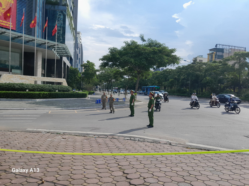 Các lực lượng CAQ Tây Hồ được triển khai đảm bảo an ninh, an toàn đón đoàn Tổng thống Hoa Kỳ thăm Việt Nam Các lực lượng CAQ Tây Hồ được triển khai đảm bảo an ninh, an toàn đón đoàn Tổng thống Hoa Kỳ thăm Việt Nam