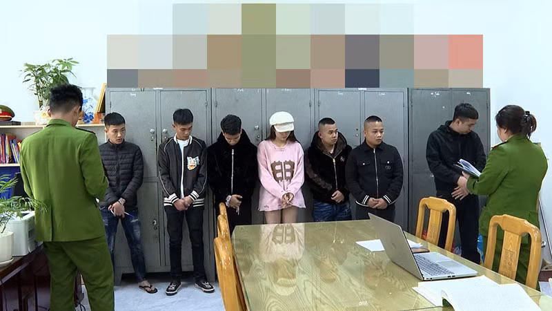 Cơ quan Công an ghi lời khai các đối tượng