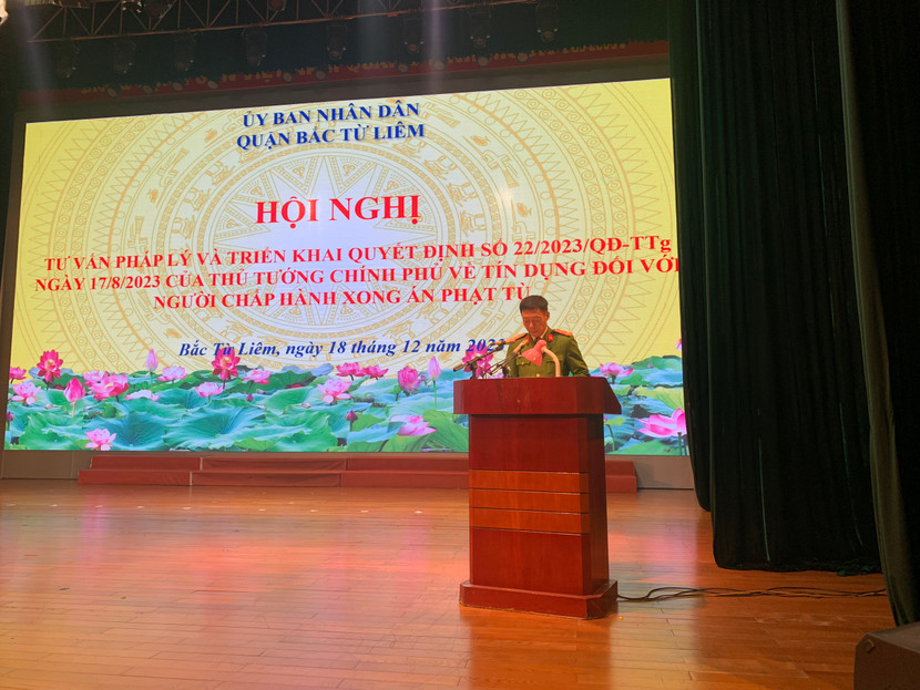 Thượng tá Đỗ Anh Quyến, Phó trưởng CAQ Bắc Từ Liêm phát biểu tại hội nghị