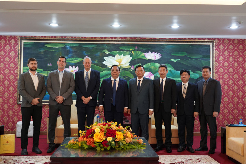 Đoàn Tùy viên Công an - Cảnh sát Israel và đoàn CATP Hà Nội chụp ảnh lưu niệm Đoàn Tùy viên Công an - Cảnh sát Israel và đoàn CATP Hà Nội chụp ảnh lưu niệm