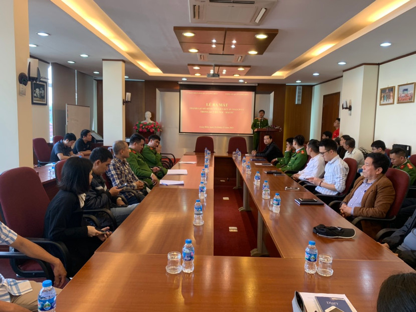 Thượng tá Nguyễn Đức Thiêm, Phó trưởng CAQ Long Biên phát biểu tại lễ ra mắt "Cụm liên kết an toàn PCCC" tại KCN Hà Nội - Đài Tư