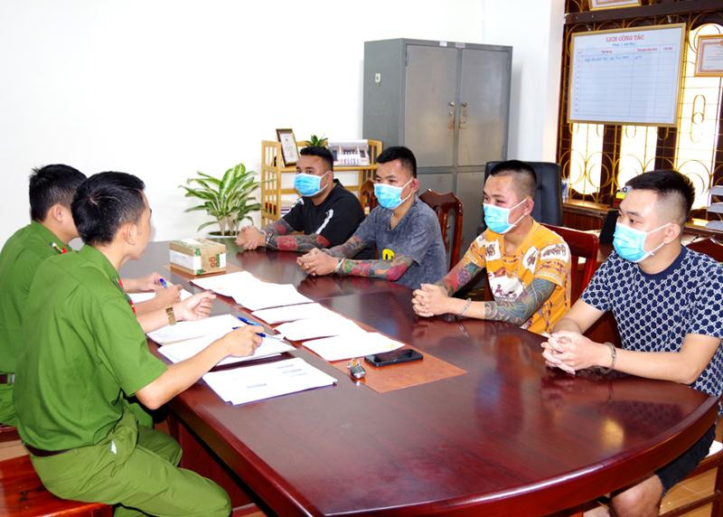 Cơ quan Công an ghi lời khai 4 đối tượng