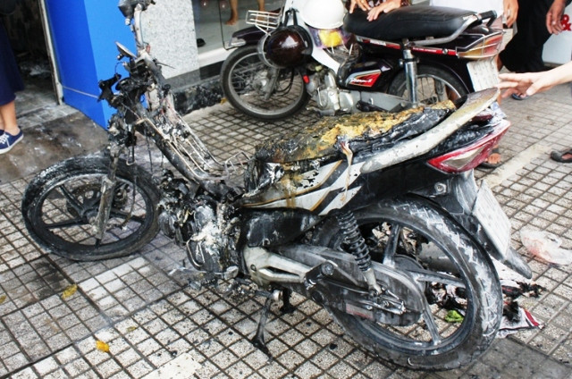 Cháy cửa hàng xe máy, 4 người thương vong ảnh 1