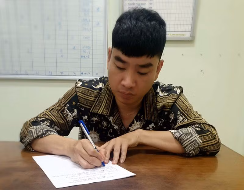 Đối tượng Sơn tại cơ quan công an