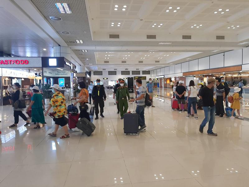 Công tác tuần tra, kiểm soát tại khu vực sân bay Nội Bài được thực hiện nghiêm ngặt