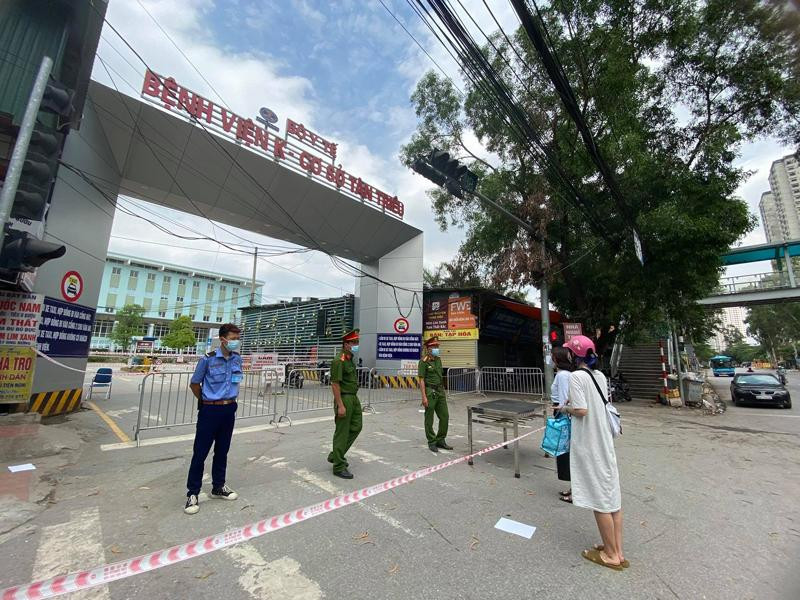 CBCS nỗ lực làm nhiệm vụ tại điểm cách ly Bệnh viện K - cơ sở Tân Triều CBCS nỗ lực làm nhiệm vụ tại điểm cách ly Bệnh viện K - cơ sở Tân Triều