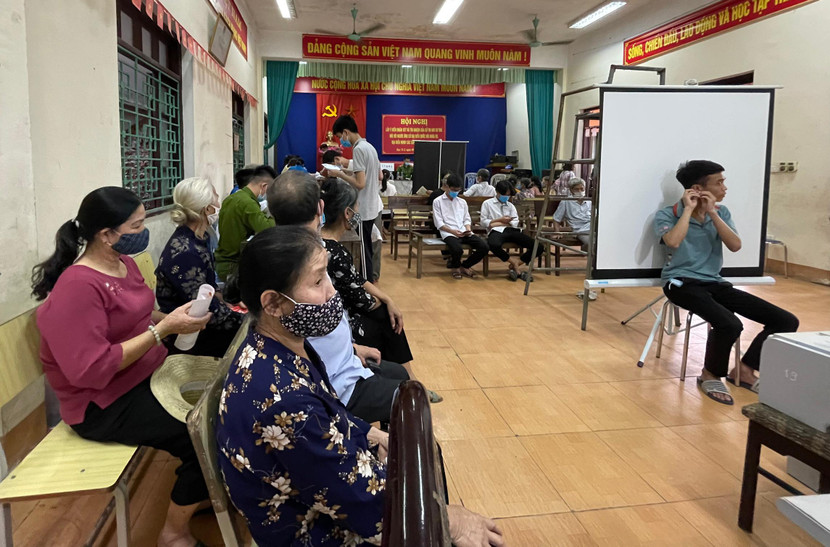 CAH Đông Anh cấp CCCD gắn chip cho người dân trên địa bàn huyện CAH Đông Anh cấp CCCD gắn chip cho người dân trên địa bàn huyện