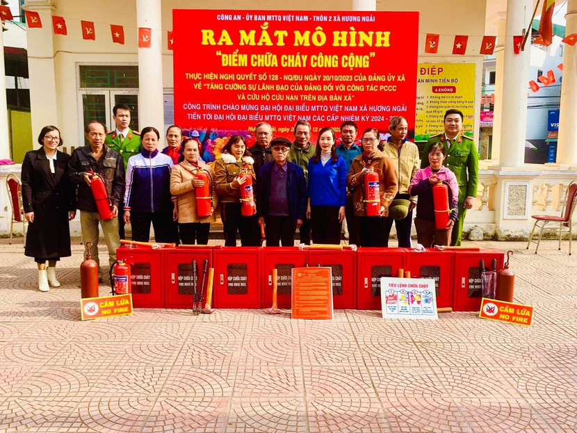 UBND xã Hương Ngải ra mắt mô hình điểm chữa cháy công cộng UBND xã Hương Ngải ra mắt mô hình điểm chữa cháy công cộng