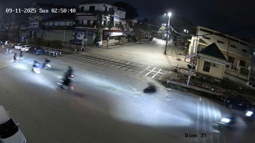 Hình ảnh các đối tượng gây náo loạn trong đêm ...