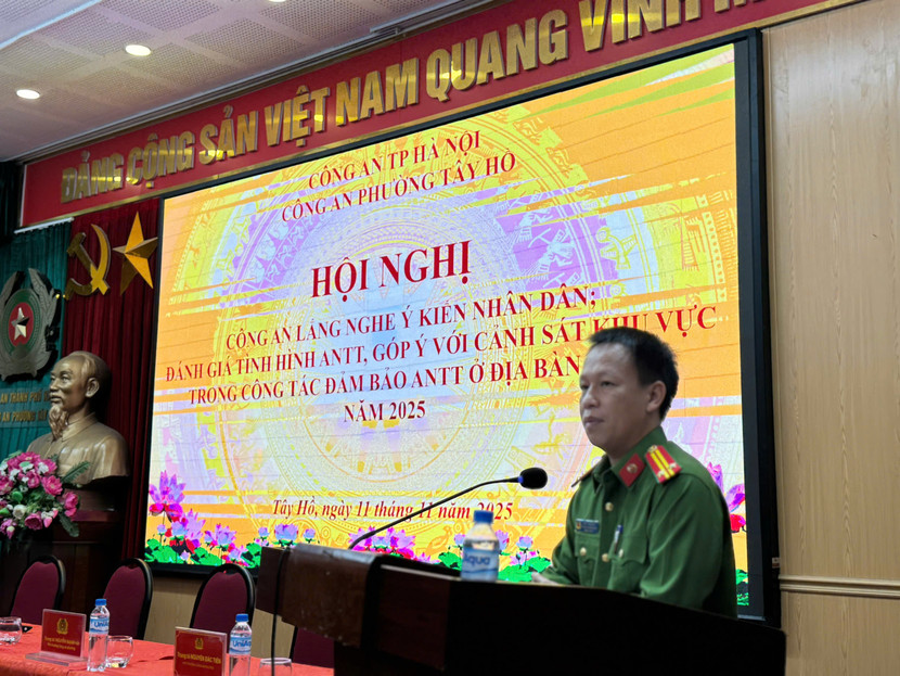 Trung tá Ngô Thái Sơn, Trưởng Công an phường Tây Hồ bày tỏ cảm ơn những ý kiến đóng góp tâm huyết của nhân dân