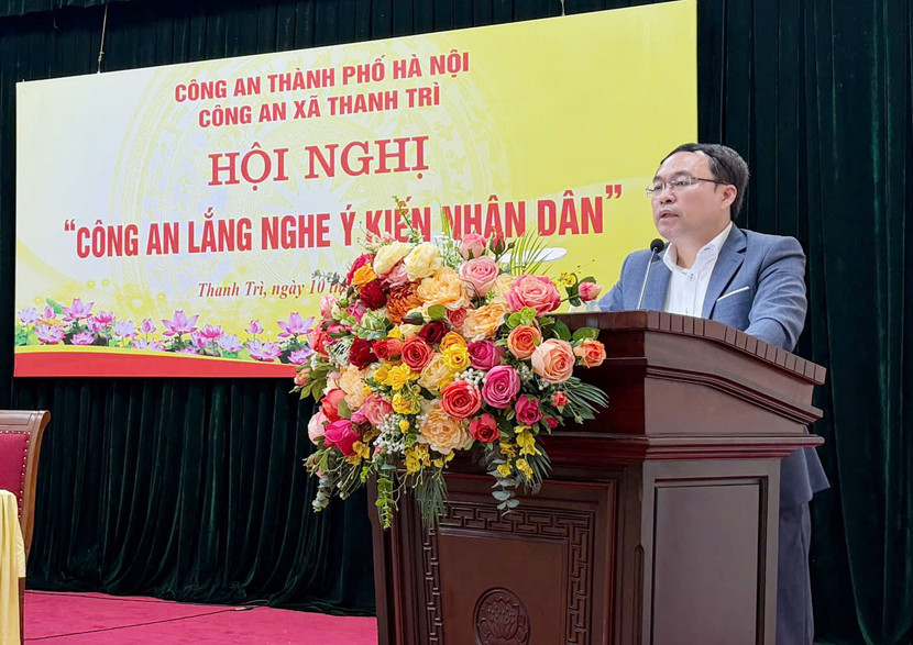 Đồng chí Lã Văn Huy Phó Bí thư Đảng ủy, Chủ tịch UBND xã Thanh Trì phát biểu tại hội nghị