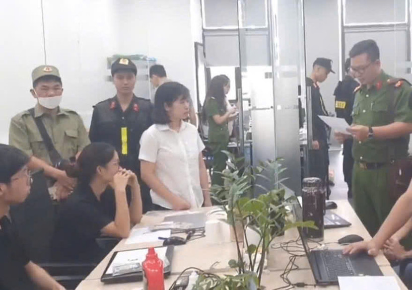 Cơ quan Công an tiến hành khám xét khẩn cấp đồng loạt các địa điểm văn phòng công ty TNHH dược phẩm công nghệ cao NAC Cơ quan Công an tiến hành khám xét khẩn cấp đồng loạt các địa điểm văn phòng công ty TNHH dược phẩm công nghệ cao NAC