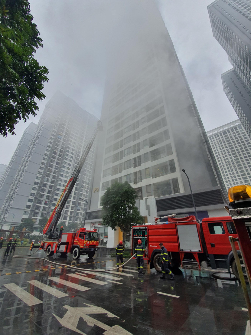 Nhiều phương tiện được huy động tham gia diễn tập PCCC và CNCH Nhiều phương tiện được huy động tham gia diễn tập PCCC và CNCH