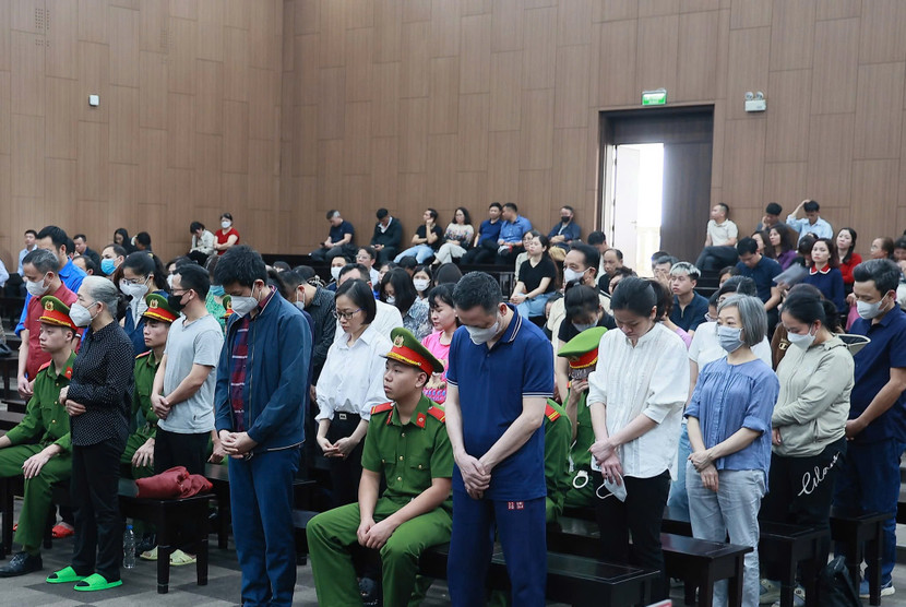 Các bị cáo tại phiên tòa xét xử