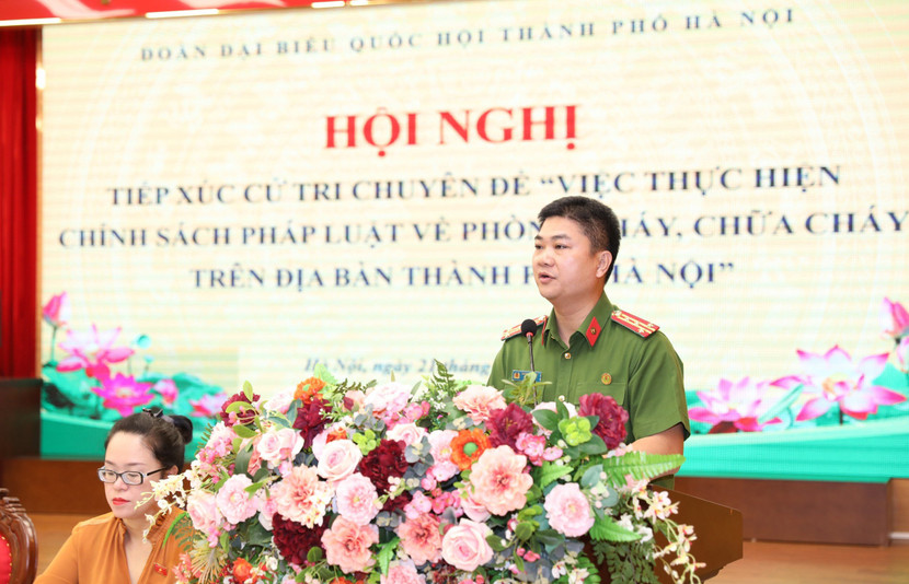Đại tá Dương Đức Hải, Phó Giám đốc CATP báo cáo tại hội nghị Đại tá Dương Đức Hải, Phó Giám đốc CATP báo cáo tại hội nghị