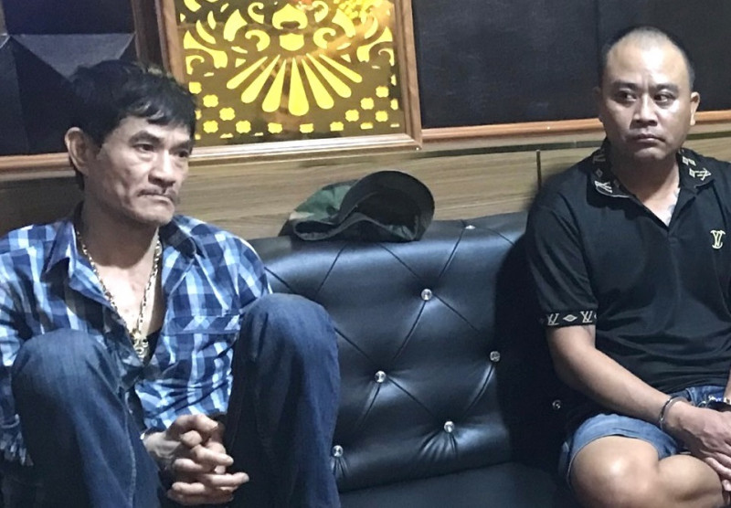 Hai đối tượng liên quan