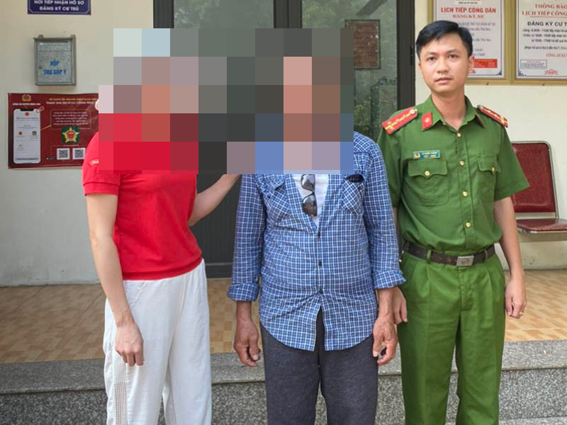 Công an xã Vân Nội đã tìm người thân cho ông N bị lạc nhà