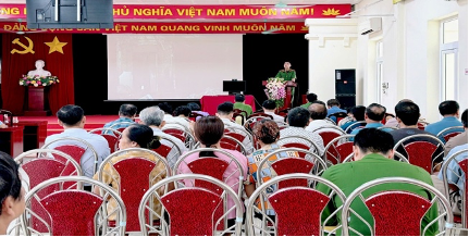 Đại diện Đội Chữa cháy và CNCH khu vực số 31 tuyên truyền kiến thức PCCC cho cán bộ, nhân dân xã Nam Phù Đại diện Đội Chữa cháy và CNCH khu vực số 31 tuyên truyền kiến thức PCCC cho cán bộ, nhân dân xã Nam Phù