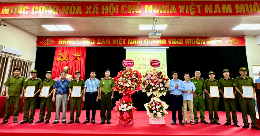 Huyện Thanh Trì tổ chức Lễ ra mắt “điểm” lực lượng tham gia bảo vệ an ninh trật tự ở cơ sở tại xã Tam Hiệp