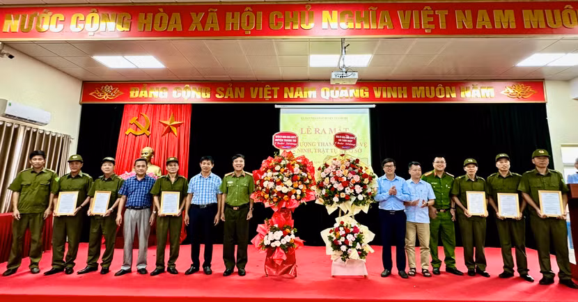 Huyện Thanh Trì tổ chức Lễ ra mắt “điểm” lực lượng tham gia bảo vệ an ninh trật tự ở cơ sở tại xã Tam Hiệp Huyện Thanh Trì tổ chức Lễ ra mắt “điểm” lực lượng tham gia bảo vệ an ninh trật tự ở cơ sở tại xã Tam Hiệp