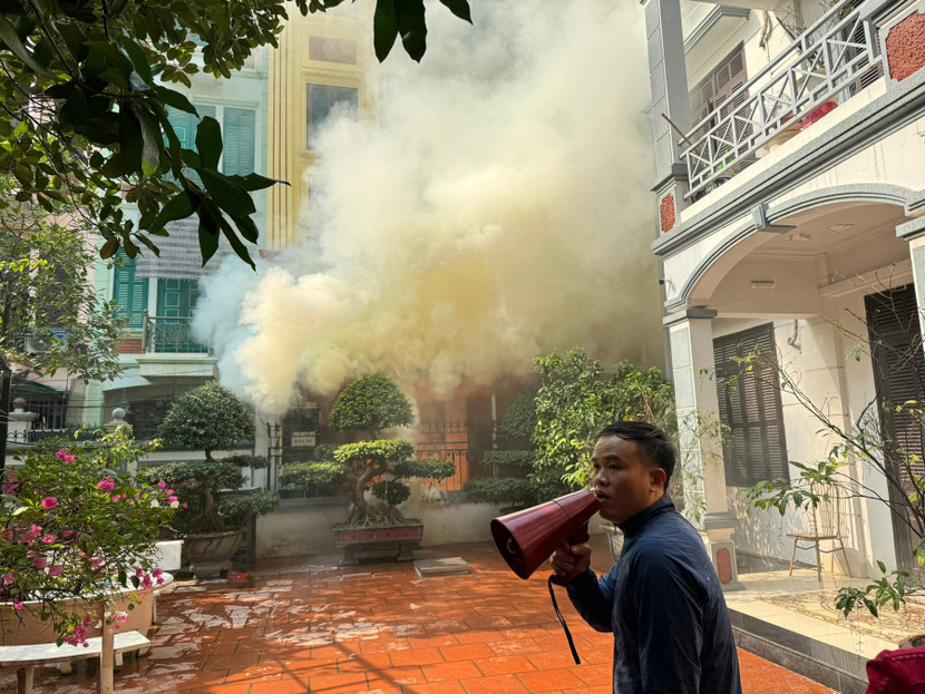 Khi phát hiện cháy, Tổ liên gia đã nhanh chóng thông báo và phối hợp xử lý cháy Khi phát hiện cháy, Tổ liên gia đã nhanh chóng thông báo và phối hợp xử lý cháy