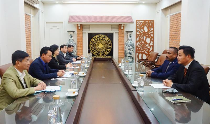 Thiếu tướng Nguyễn Anh Tuấn, Phó Giám đốc CATP Hà Nội cùng lãnh đạo phòng chức năng Công an thành phố tiếp đoàn Cố vấn an ninh khu vực của UNDSS (Cục An ninh an toàn Liên Hợp Quốc tại Việt Nam)- Do ngài Ananda Alokabandara dẫn đầu đoàn