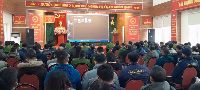 Đại diện ngân hàng, phòng giao dịch và cơ sở kinh doanh vàng, bạc, đá quý trên địa bàn quận trang bị kỹ năng phòng, chống tội phạm Đại diện ngân hàng, phòng giao dịch và cơ sở kinh doanh vàng, bạc, đá quý trên địa bàn quận trang bị kỹ năng phòng, chống tội phạm