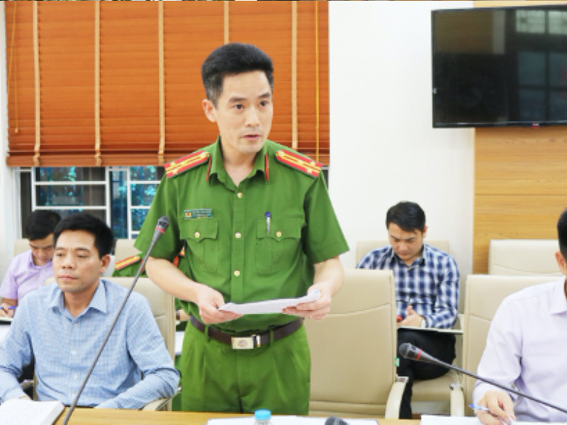 Thượng tá Nguyễn Văn Dũng - Phó trưởng Công an huyện Quốc Oai báo cáo kết quả công tác PCCC&amp;CNCH quý I/2023