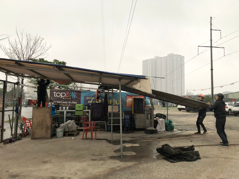 BCĐ 197 huyện Thanh Trì xử lý, tháo dỡ bãi xe vi phạm