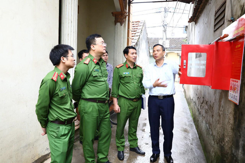 Đoàn công tác kiểm tra vị trí đặt điểm chữa cháy công cộng tại xã Tiền Yên Đoàn công tác kiểm tra vị trí đặt điểm chữa cháy công cộng tại xã Tiền Yên