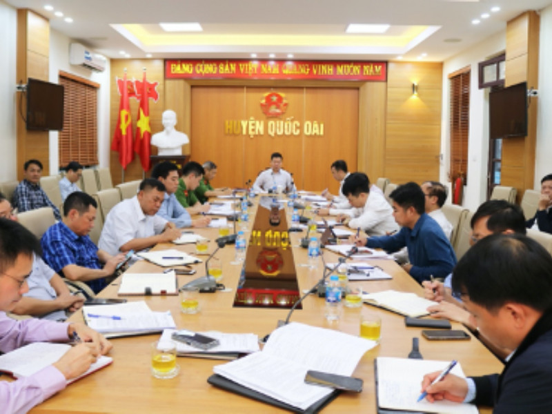 Ông Nguyễn Trường Sơn - Phó Bí thư Huyện ủy, Chủ tịch UBND huyện Quốc Oai chủ trì hội nghị sơ kết công tác quý 1-2023 về PCCC và CNCH