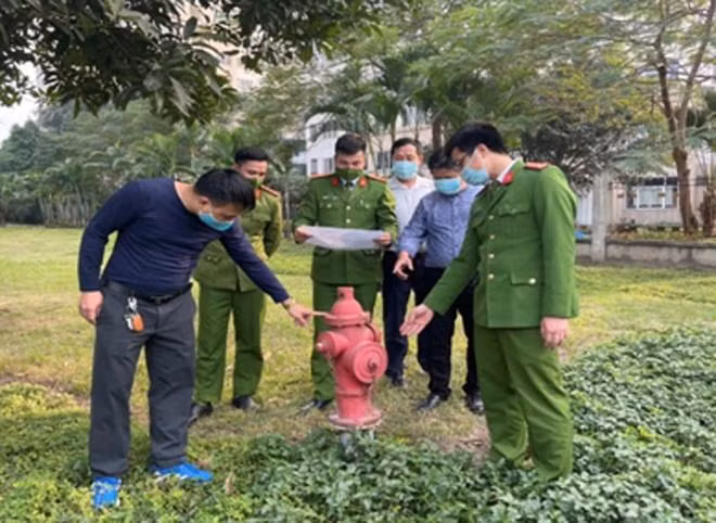 Đoàn liên ngành huyện Gia Lâm kiểm tra họng nước cứu hỏa Đoàn liên ngành huyện Gia Lâm kiểm tra họng nước cứu hỏa