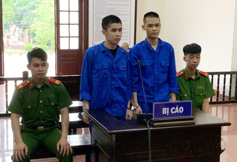 Các bị cáo Bùi Tuấn Khanh, Nguyễn Công Linh tại phiên tòa hình sự phúc thẩm