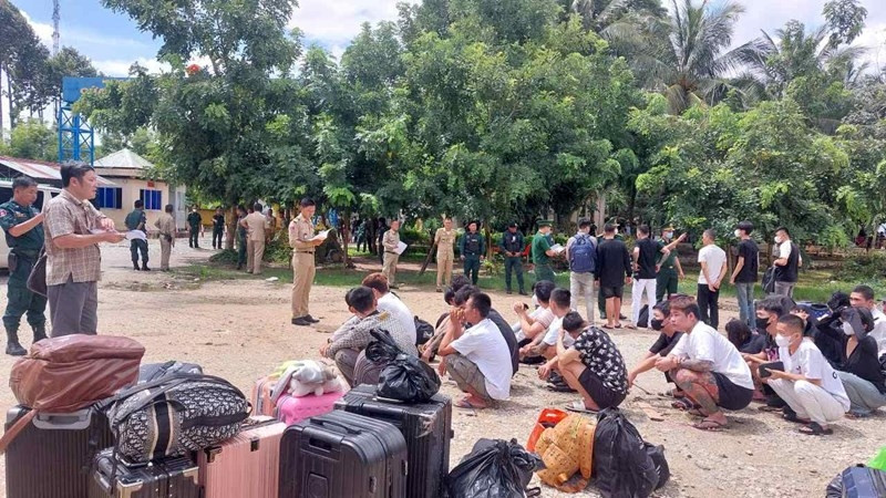 Cơ quan chức năng tiếp nhận 38 công dân Việt Nam nghi liên quan hoạt động lừa đảo tại Campuchia về nước