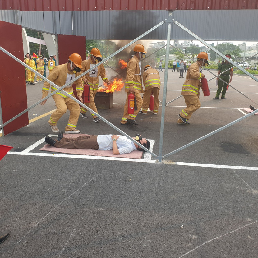 Nội dung thi thực hành cứu người bị nạn trong đám cháy