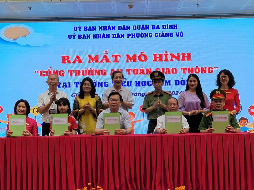 UBND quận Ba Đình ra mắt mô hình "Cổng trường an toàn giao thông"