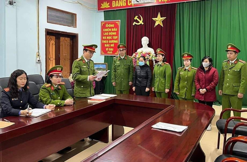 Cơ quan điều tra công bố quyết định khởi tố bị can, lệnh bắt tạm giam đối với Phạm Thị Kim Dung và Hoàng Thị Phượng