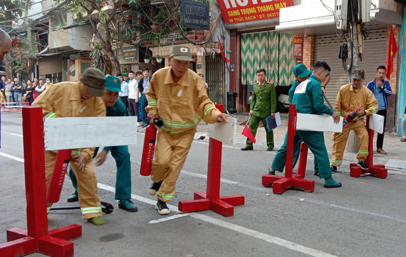 Qua hội thao nhằm tuyên truyền nâng cao ý thức, vai trò trách nhiệm của người đứng đầu các cơ quan, đơn vị, góp phần xây dựng phong trào toàn dân PCCC Qua hội thao nhằm tuyên truyền nâng cao ý thức, vai trò trách nhiệm của người đứng đầu các cơ quan, đơn vị, góp phần xây dựng phong trào toàn dân PCCC