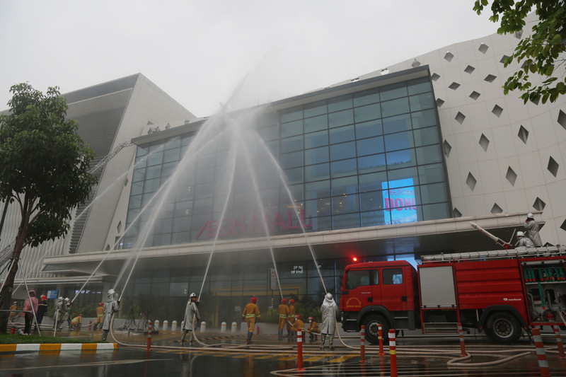 Huy động nhiều lực lượng diễn tập PCCC và CNCh- tại Trung tâm thương mại Aeon Mail Hà Đông Huy động nhiều lực lượng diễn tập PCCC và CNCh- tại Trung tâm thương mại Aeon Mail Hà Đông