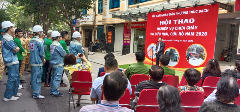 Ông Nguyễn Trung Dũng, Phó Chủ tịch UBND quận Ba Đình phát biểu, chỉ đạo tại Hội thao Ông Nguyễn Trung Dũng, Phó Chủ tịch UBND quận Ba Đình phát biểu, chỉ đạo tại Hội thao