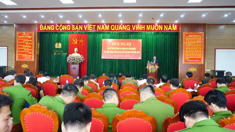Ông Hoàng Anh Tuấn, Chủ tịch UBND huyện Mê Linh phát biểu tại hội nghị